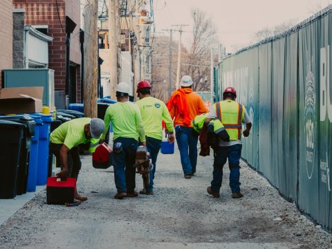 Trabajadores que van a trabajar